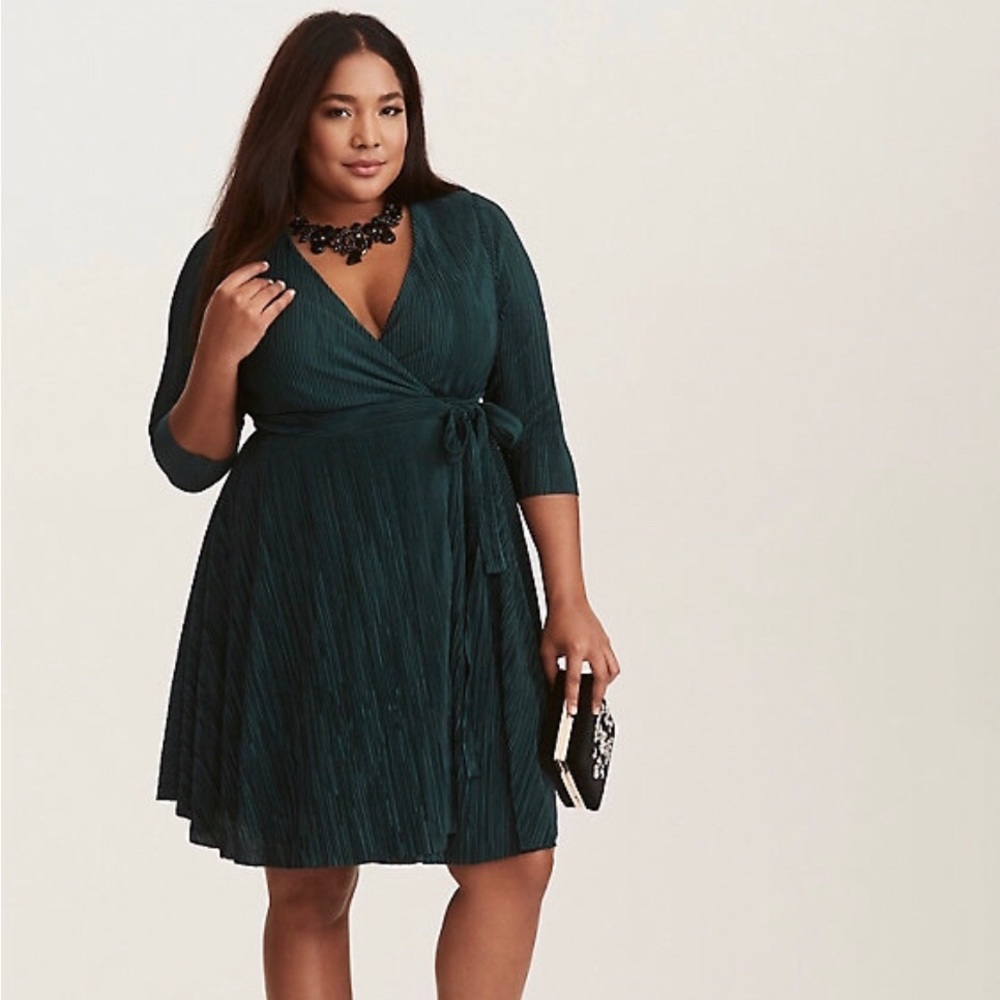 ❌SOLD❌ Torrid Emerald Green Wrap Dress